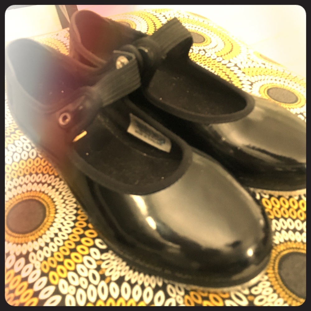 Bloch black patent leather girl's Tap shoes